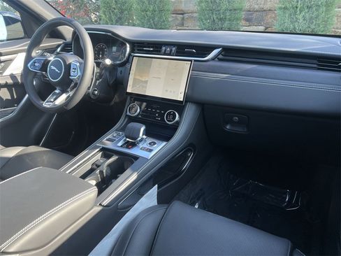 Used 2025 Jaguar F-PACE R-Dynamic S image 14