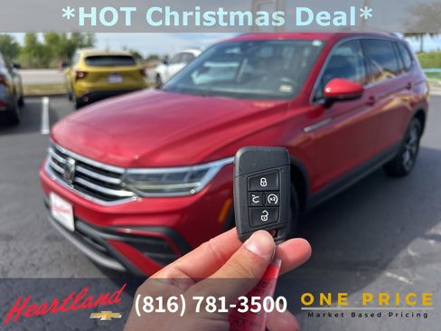 Used 2023 Volkswagen Tiguan SE image 54