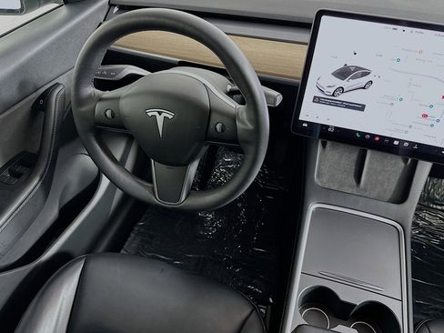 Used 2021 Tesla Model Y Long Range image 6