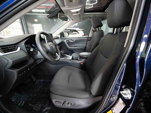 Certified 2025 Toyota RAV4 XLE w/ Convenience Package AWD/4WD image 10