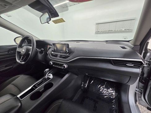 Used 2024 Nissan Altima 2.5 S FWD image 23