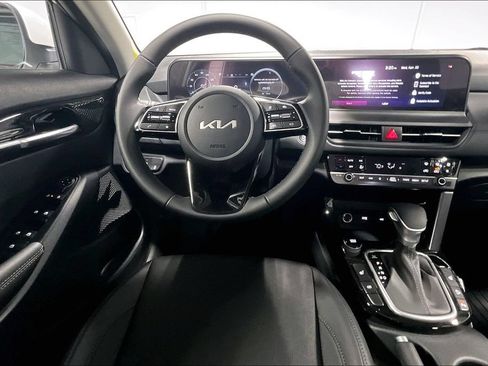 Used 2026 Kia Seltos EX FWD image 12
