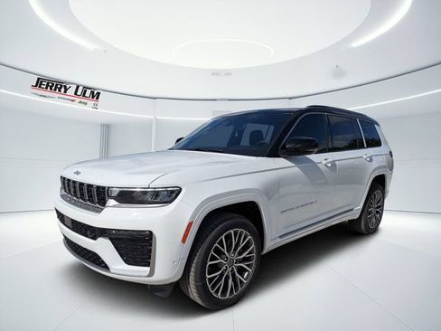 New 2026 Jeep Grand Cherokee L Summit w/ Advanced Protech Group IV AWD/4WD image 7
