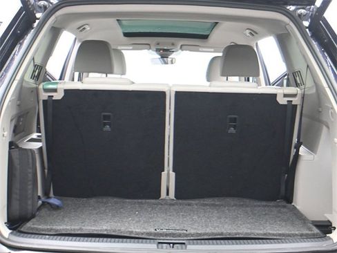 Used 2024 Volkswagen Atlas SEL Premium R-Line image 25