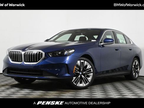 Used 2026 BMW 530i xDrive w/ Premium Package image 1