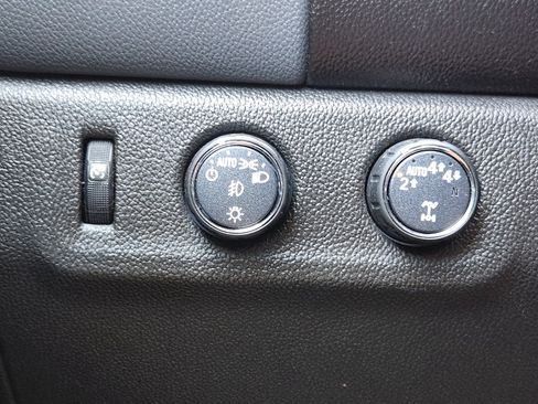 Used 2022 Chevrolet Colorado Z71 AWD/4WD image 30