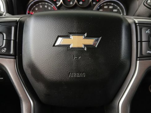 Used 2021 Chevrolet Silverado 1500 LT w/ Z71 Off-Road Package AWD/4WD image 5