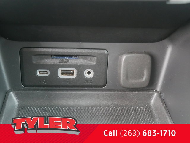 Used 2024 GMC Terrain SLT AWD/4WD image 36