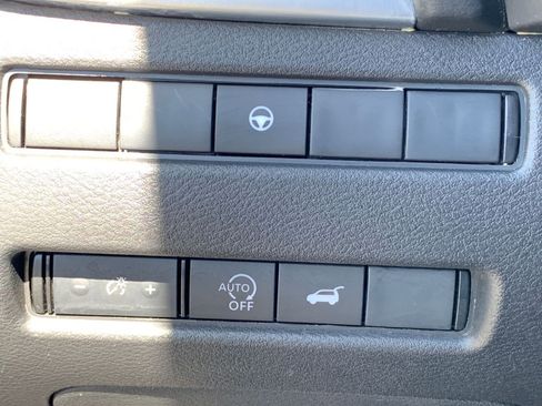 Used 2025 Nissan Rogue SV image 23