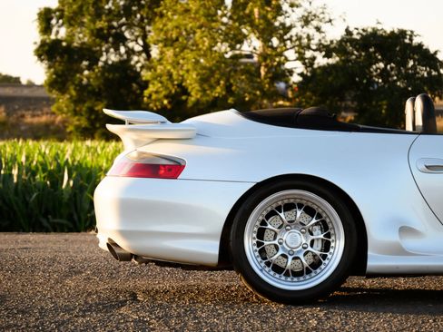 Used 2000 Porsche 911 Carrera 4 AWD/4WD image 33