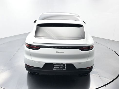 Certified 2022 Porsche Cayenne Platinum Edition image 39