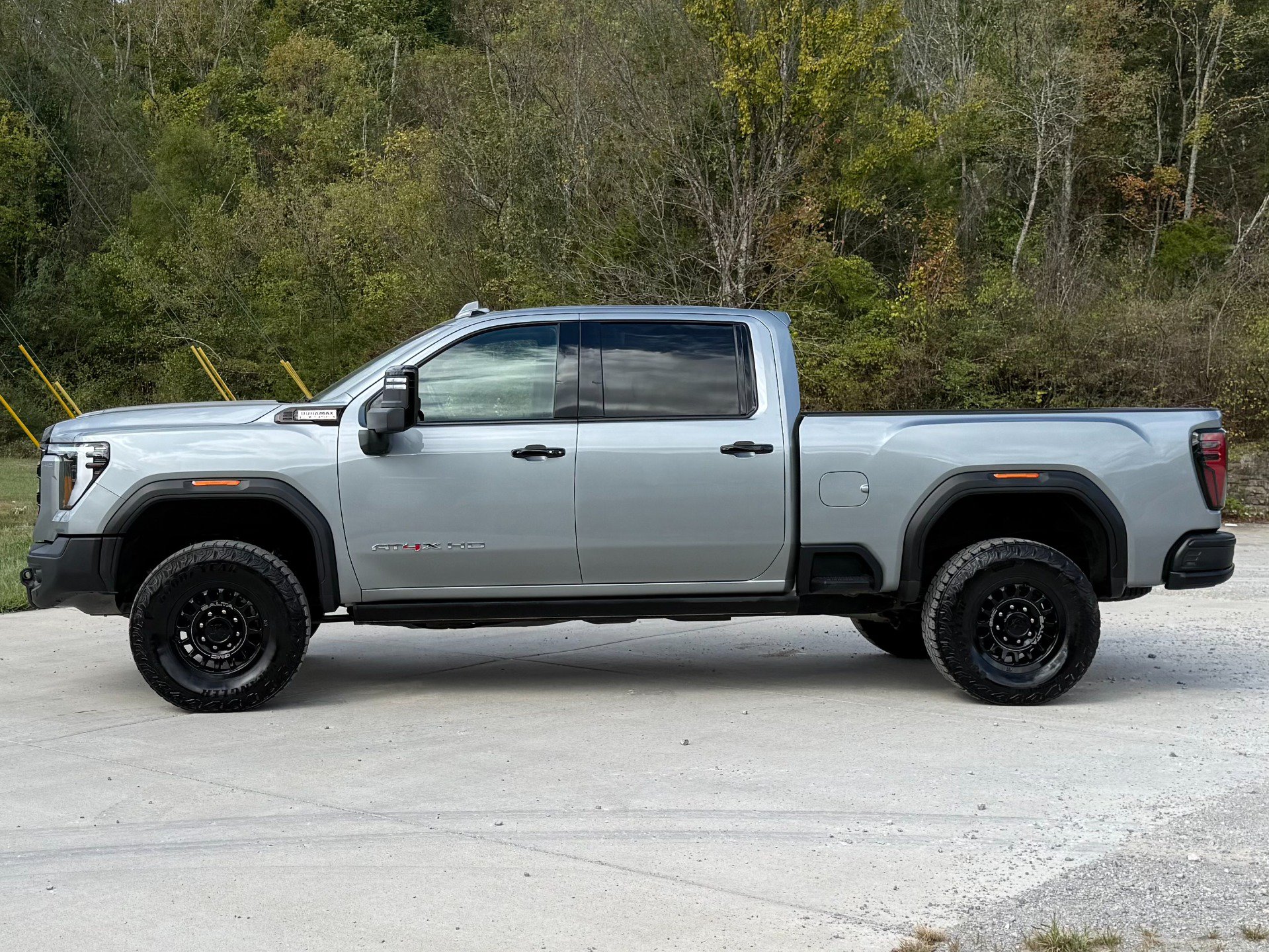 Used 2024 GMC Sierra 2500 AT4X w/ AT4X AEV Edition AWD/4WD image 8