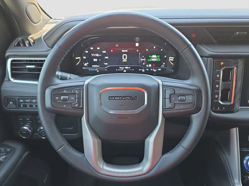 Used 2023 GMC Yukon XL Denali AWD/4WD image 9