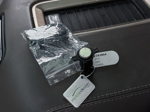 Used 2016 GMC Yukon Denali w/ Open Road Package image 29