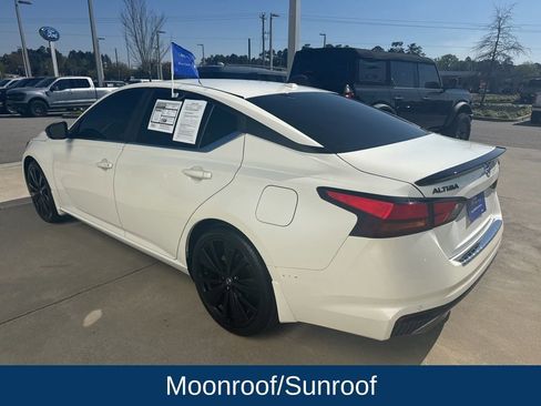 Used 2022 Nissan Altima 2.5 SR w/ Midnight Edition Package image 2