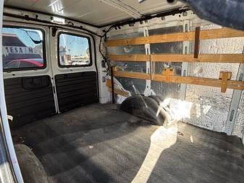 Used 2021 GMC Savana 2500 2500 3dr Cargo Van w/ Driver Convenience Package image 16