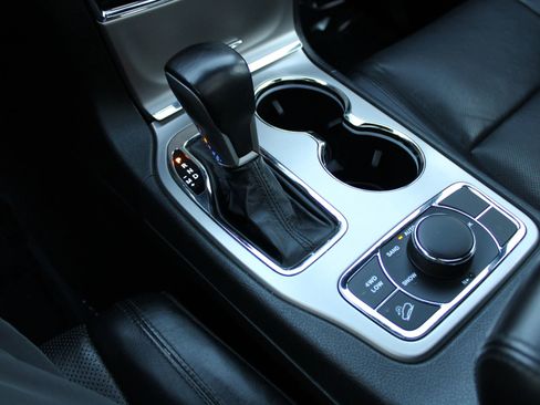 Used 2021 Jeep Grand Cherokee Limited w/ Luxury Group II image 12