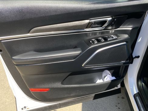 Used 2024 Kia Telluride SX X-Line image 11