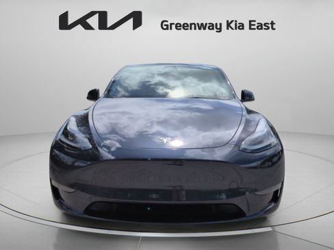 Used 2024 Tesla Model Y 2WD image 11