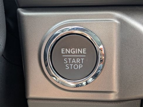 New 2025 Ford F150 XLT w/ Equipment Group 303A High image 25