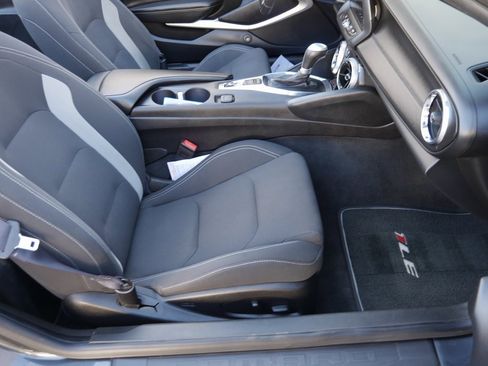 Used 2017 Chevrolet Camaro SS image 19