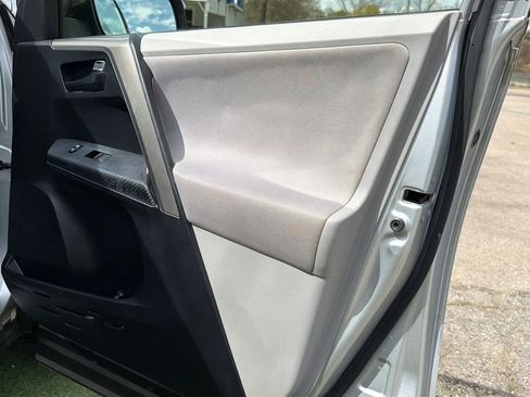Used 2013 Toyota RAV4 XLE image 24