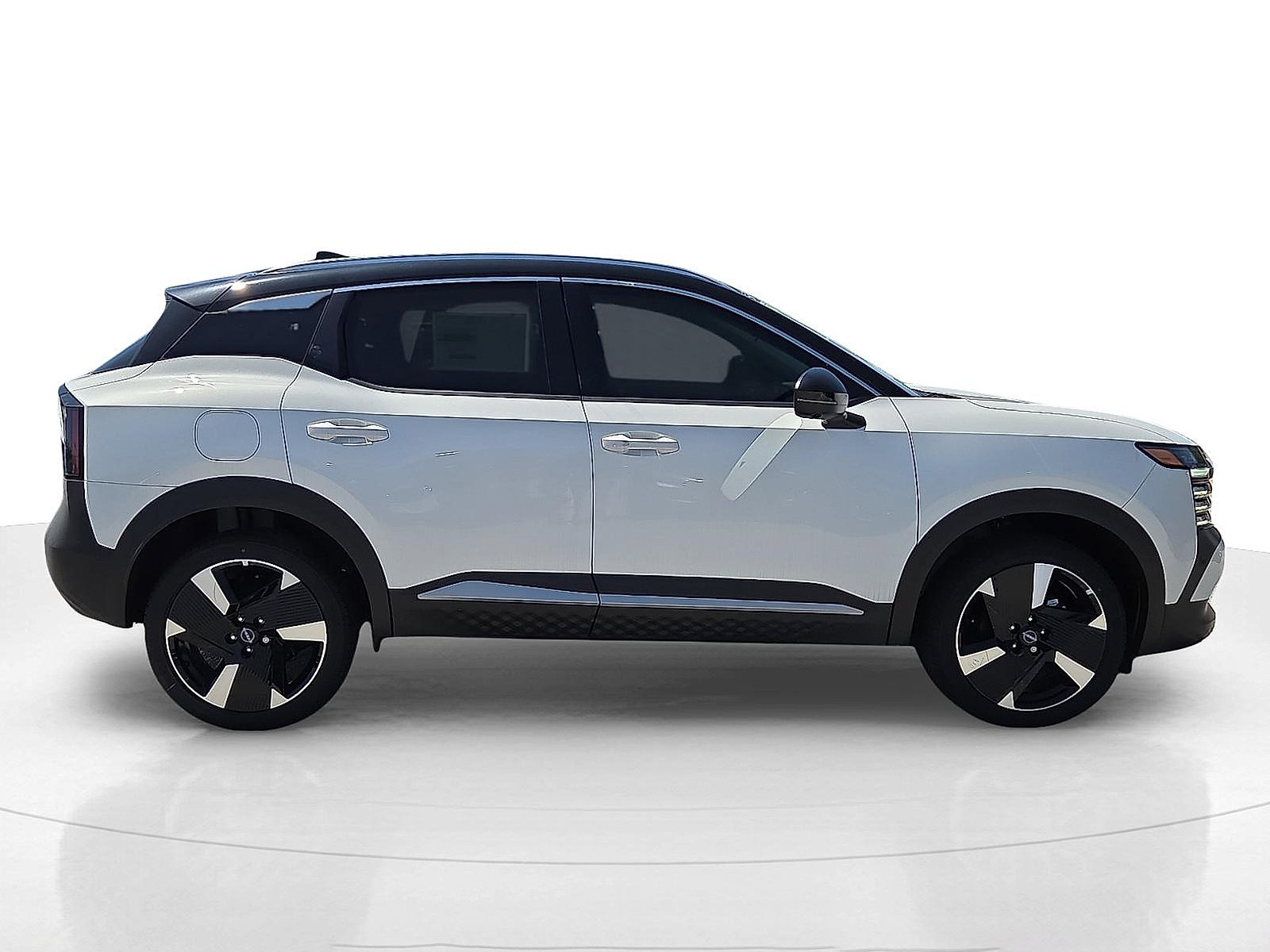 Used 2025 Nissan Kicks SR AWD/4WD image 31