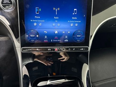 Used 2023 Mercedes-Benz GLC 300 4MATIC image 23