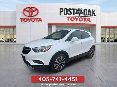 Used 2021 Buick Encore Preferred FWD image 1