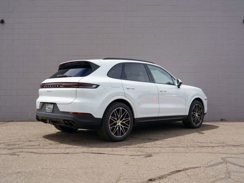 Used 2026 Porsche Cayenne AWD/4WD image 7