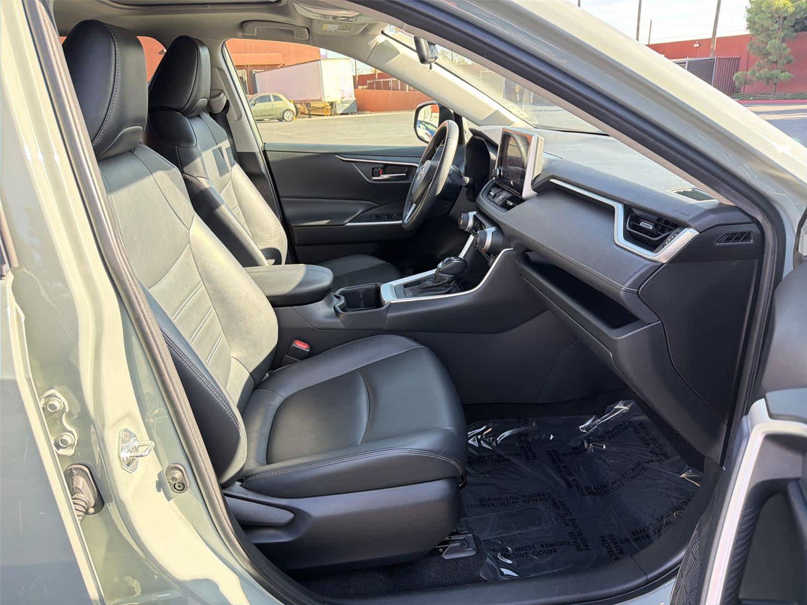 Used 2023 Toyota RAV4 XLE Premium FWD image 15