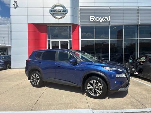 Used 2023 Nissan Rogue SV FWD image 1