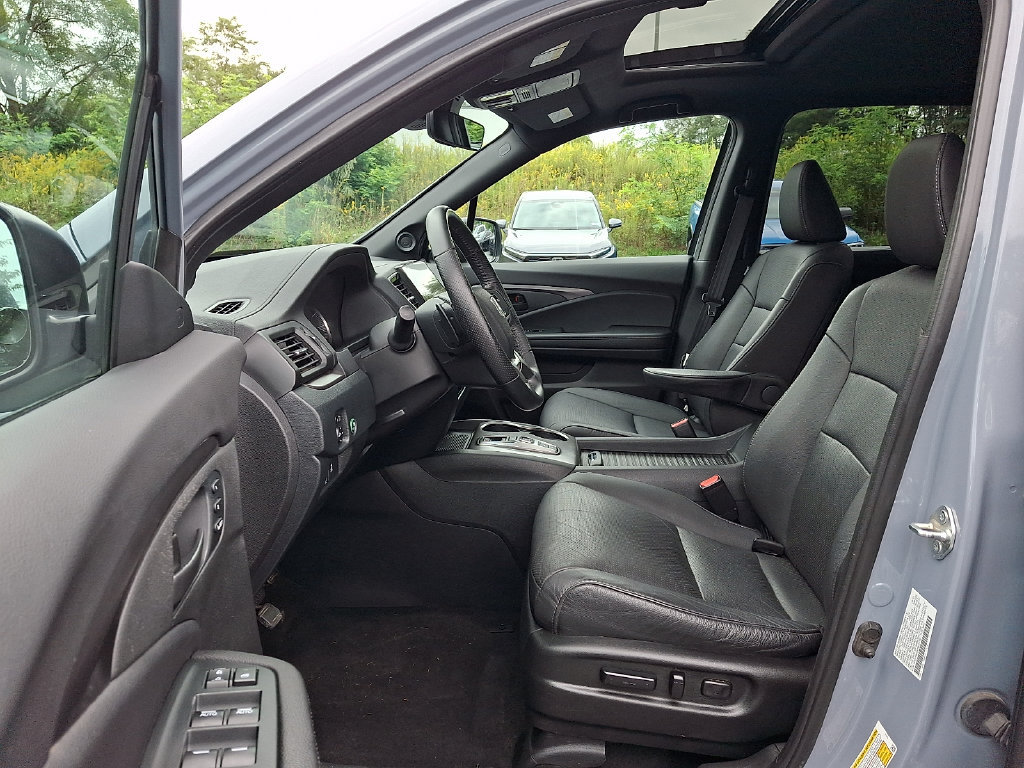 Used 2023 Honda Passport EX-L image 16