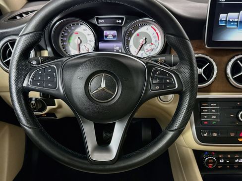Used 2016 Mercedes-Benz GLA 250 4MATIC image 25