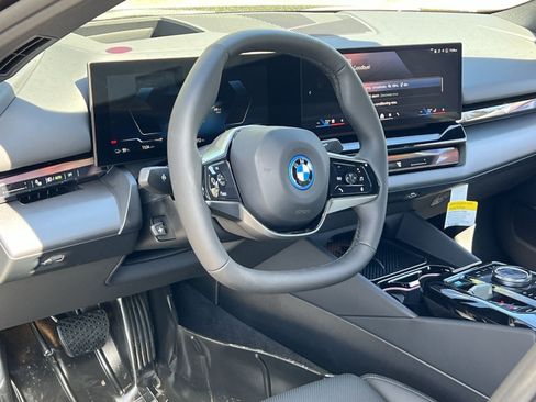 Used 2024 BMW i5 eDrive40i w/ M Sport Package RWD image 13