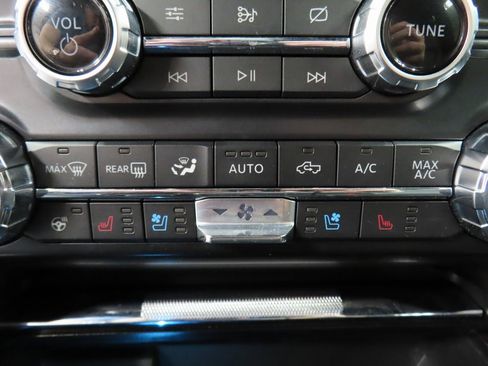 Used 2021 Ford F150 Lariat w/ Equipment Group 502A High image 57