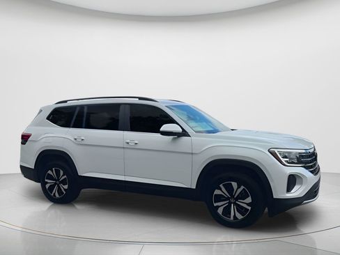 New 2026 Volkswagen Atlas SE FWD image 2