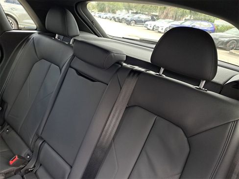 New 2025 Audi Q3 2.0T Premium image 28
