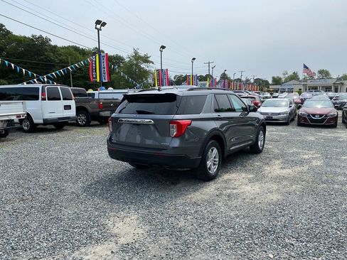 Used 2022 Ford Explorer XLT image 5
