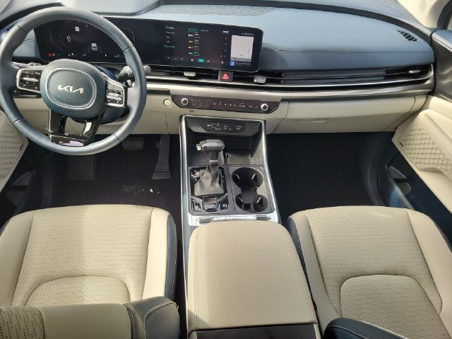 Used 2025 Kia Carnival SX Prestige FWD image 16