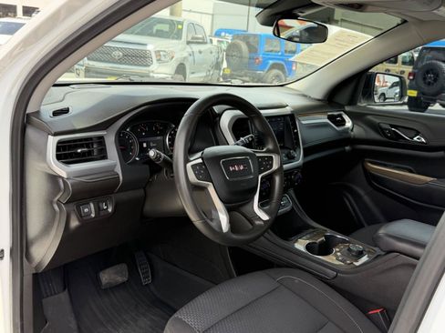 Used 2023 GMC Acadia SLE w/ Driver Convenience Package FWD image 15