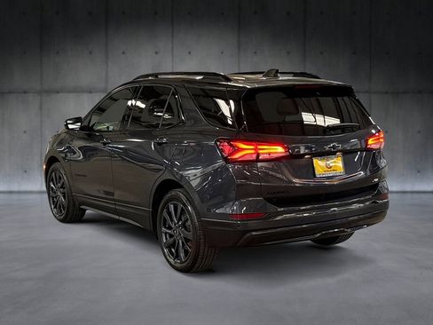 Used 2022 Chevrolet Equinox RS w/ RS Leather Package FWD image 3