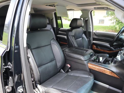 Used 2015 Chevrolet Suburban LTZ RWD image 23