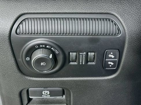 Used 2024 Jeep Wagoneer 4WD w/ Premium Group I image 10