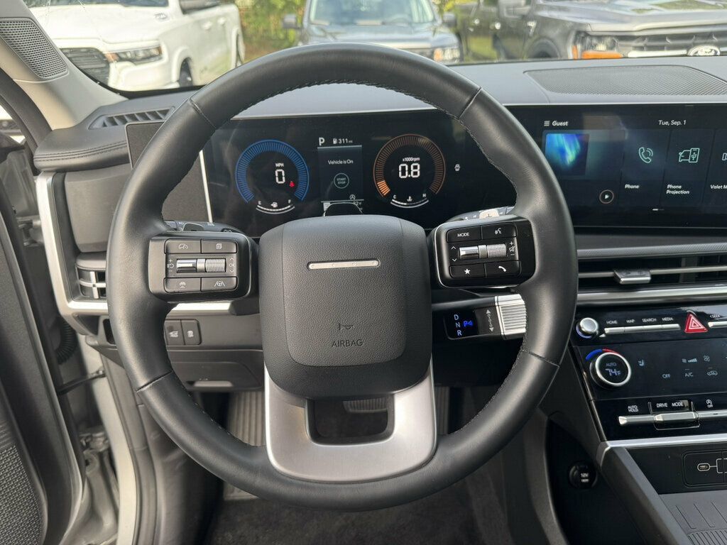 Used 2026 Hyundai Santa Fe SEL FWD image 5