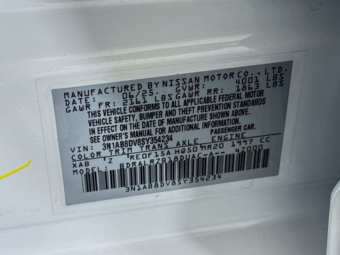 Used 2025 Nissan Sentra SR w/ Midnight Edition FWD image 48