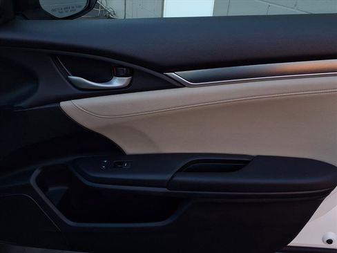 Used 2017 Honda Civic Touring image 25