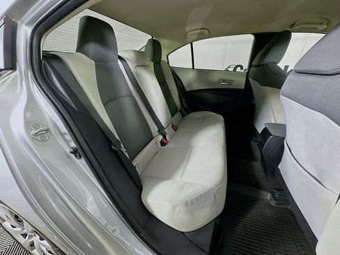 Used 2020 Toyota Corolla LE FWD image 29
