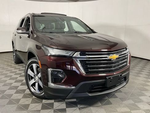 Used 2023 Chevrolet Traverse LT w/ LT Premium Package AWD/4WD image 10