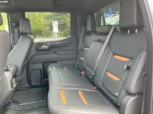 Used 2023 GMC Sierra 1500 AT4 w/ Technology Package image 17